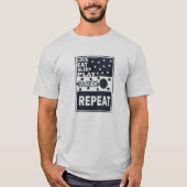 愛の食べ眠るバ遊スケットルの繰り返し Tシャツ (正面)