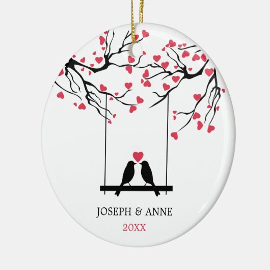愛の鳥のカップルパーソナライズされたのデート セラミックオーナメント (左)