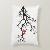 愛の鳥オンブランチ – ロマンチックな赤いハートツリーアート アクセントクッション (裏面(縦))