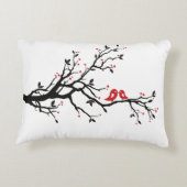 愛の鳥オンブランチ – ロマンチックな赤いハートツリーアート アクセントクッション (裏面)
