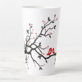 愛の鳥オンブランチ – ロマンチックな赤いハートツリーアート カフェラテマグ (正面)