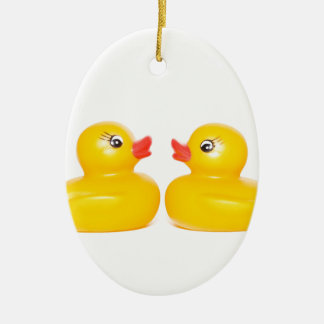 愛の2羽のゴム製アヒル セラミックオーナメント