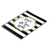 愛はあなたが…必要とするすべてです 庭の花のリース ノートブック (左側)