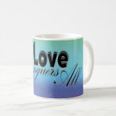 愛はすべてのコーヒーカップを征服します コーヒーマグカップ (正面右)