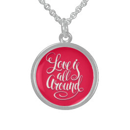 愛はすべてのスクリプトのまわりにレタリングピンク スターリングシルバーネックレス