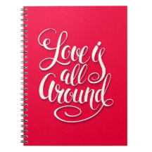 愛はすべてのスクリプトのまわりにレタリングピンク