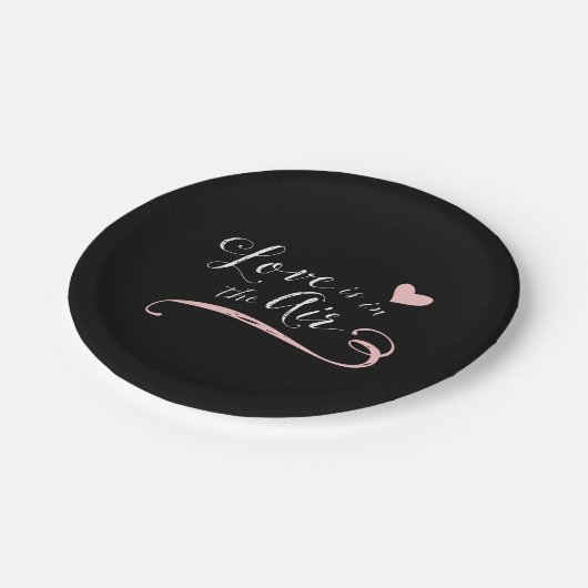 愛はエアヴィンテージの黒板のスタイルにあります ペーパープレート (アングル)