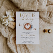 愛はコーヒーのブライダルシャワーの招待状を醸造している 招待状