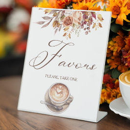 愛はコーヒーを醸造しているブライダルシャワーの好意テーブル 台座サイン