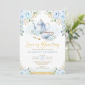 愛はブルーイング柔らかいブルーフラワーブライダルシャワー茶 招待状 (スタンド正面)