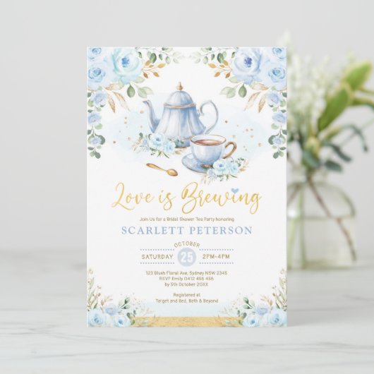 愛はブルーイング柔らかいブルーフラワーブライダルシャワー茶 招待状 (スタンド正面)
