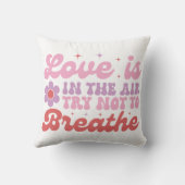 愛は反バレンタインデーおもしろいの中にある クッション (裏面)