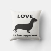 愛は四脚の枕 クッション (裏面)