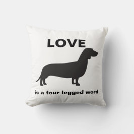 愛は四脚の枕 クッション