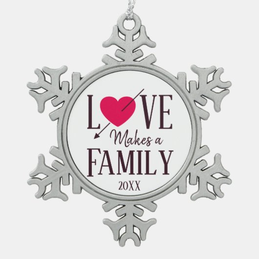 愛は家族、採用のギフトを作ります スノーフレークピューターオーナメント (正面)