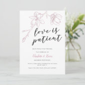 愛は忍耐のピンクの花のウェディング延期 案内状 (スタンド正面)
