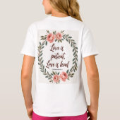 愛は忍耐強い、愛は親切 キリスト教Tシャツ Tシャツ (裏面)