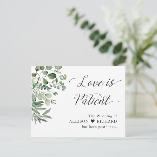 愛は忍耐 ウェディング延期 おしゃれなユーカリ ポストカード (スタンド正面)