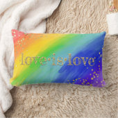 愛は愛金ゴールドタイポグラフィ水の色レインボー ランバークッション (ブランケット)