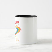 愛は愛。虹の惑星。LGBTQ+プライド マグカップ (中央)