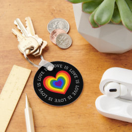愛は愛LGBTQレインボーハートオンブラック キーホルダー