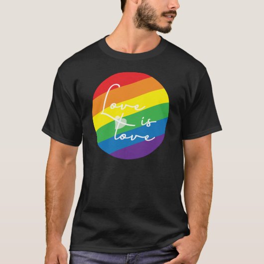 愛は愛LGBTQI教会の同盟国キリスト教の同盟国である Tシャツ (正面)