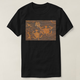 愛は新しい自然の芸術的美しさではない Tシャツ