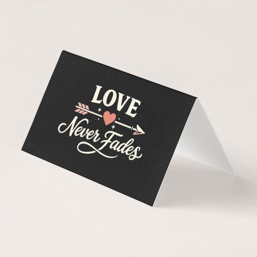 愛は決して色褪せない 右向きの矢印 お揃いのカップル (正面)