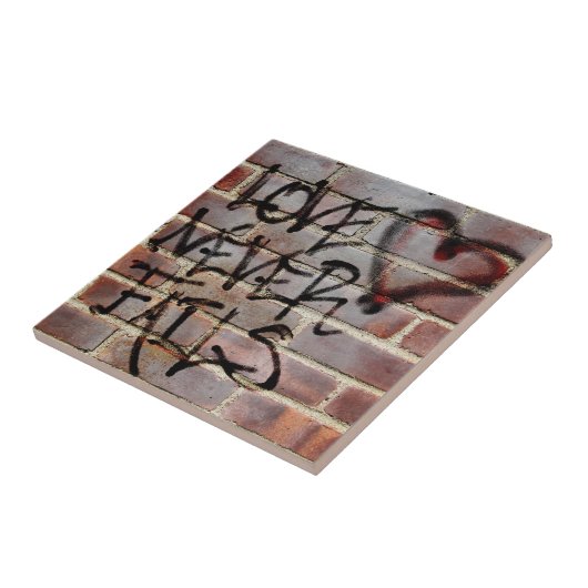 愛は決して落書きを失敗しません タイル (側面)