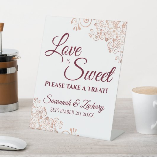 愛は甘いテイクアトリートバラ金ゴールド&ブルゴーニュ 台座サイン (インサイチュ)