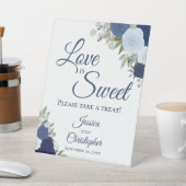 愛は甘いトリートダスティブルー&ネイビーバラ 台座サイン (インサイチュ)
