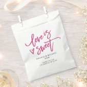 愛は甘いマゼンタピンク結婚のおもしろいハート フェイバーバッグ (クリップ留めされた状態)