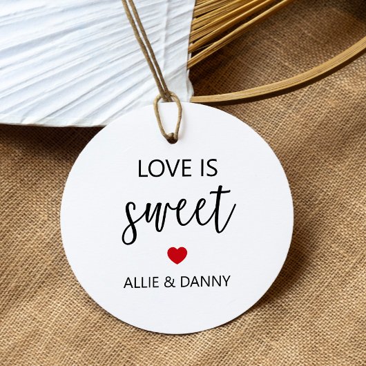 愛は甘い贈り物のラベル、赤結婚またはシャワー フェイバータグ