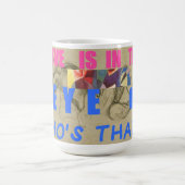 愛は目のユーモアマグ コーヒーマグカップ (中央)