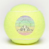 愛は私の周りのすべての犬の虹のバスセットを征服する テニスボール (正面)