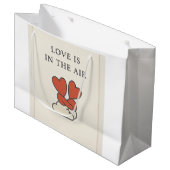 愛は空中にある – ハグハート抱き枕 ラージペーパーバッグ (正面アングル)