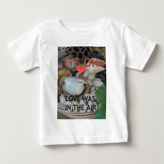 愛は空中に漂っていた ベビーTシャツ (正面)