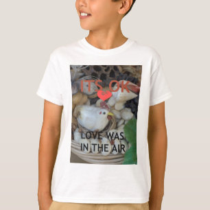愛は空中に漂っていた Tシャツ