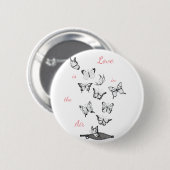 愛は空気にあります 缶バッジ (正面&裏面)