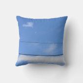 愛は空気のハートの雲の中にある クッション (裏面)