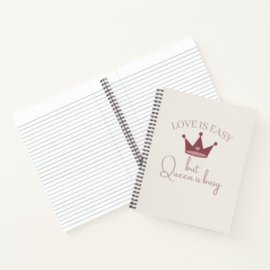 愛は簡単だがクイーンは忙しピンクの女性引用文 ノートブック (内部)