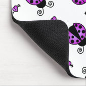 愛は紫色のてんとう虫を煩わせます マウスパッド (コーナー)