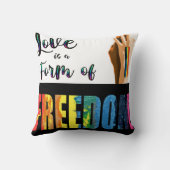 愛は自由の型枠装飾用クッション クッション (裏面)