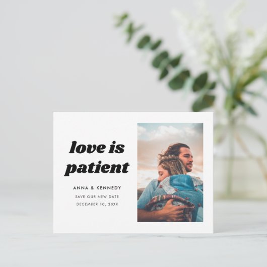 愛は計画の日付の忍耐強結婚い変更 案内ポストカード (スタンド正面)
