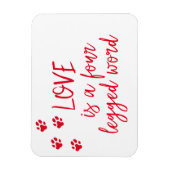 愛は4本足の単語である – かわいい犬の引用文 マグネット (縦)