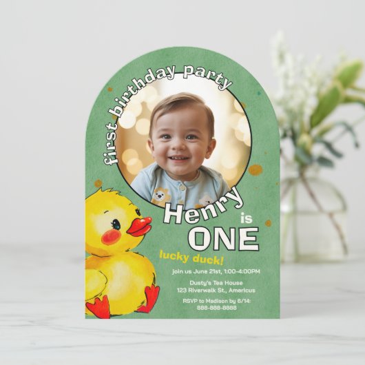 愛らしいイエローアクリングファースト誕生日 お洒落 招待状 (スタンド正面)