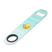 愛らしいウィンキング絵文字顔 – 常に幸せになる スピード栓抜き (裏面アングル)