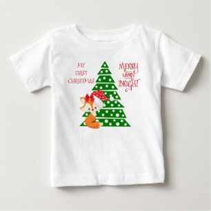 愛らしいキツネおよびクリスマスツリー ベビーTシャツ