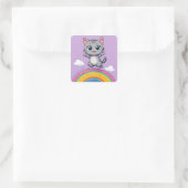 愛らしいキャラクターの子猫が楽しそうに飛び跳ねる スクエアシール (バッグ)