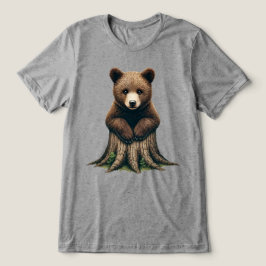 愛らしいクマの子座って木の切り株 トライブレンドTシャツ